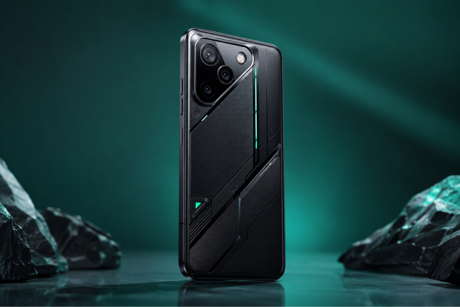 TECNO POVA 8 Pro 5G का futuristic gaming design और आकर्षक कैमरा मॉड्यूल